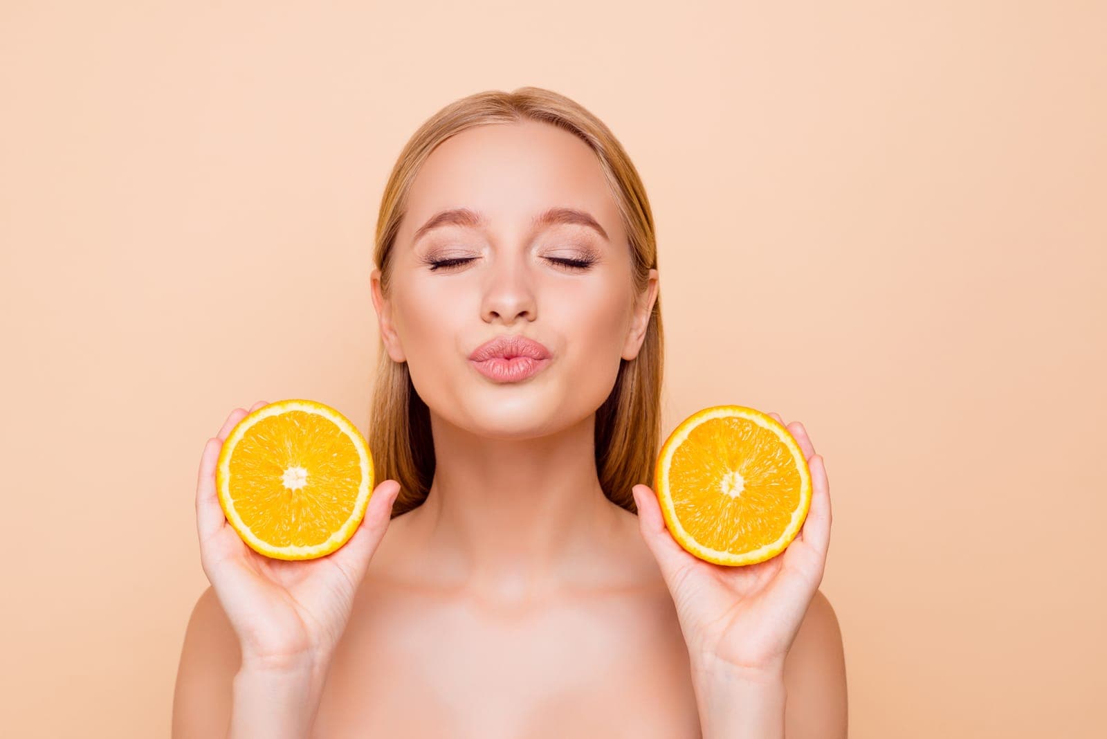 The Juicy Pout lip service for a fuller-looking pout